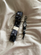 Load image into Gallery viewer, Skeleton Peace Beaded Keychain
