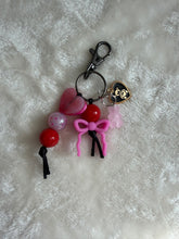 Load image into Gallery viewer, Chunky Heart Keychain