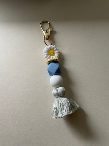 Light Blue/ Daisy Tassel