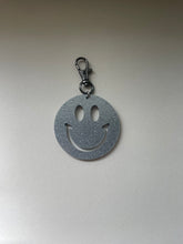 Load image into Gallery viewer, Silver Smiley Keychain