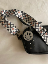 Load image into Gallery viewer, Silver Smiley Keychain