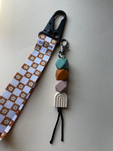 Load image into Gallery viewer, Daisy Checker Keystrap